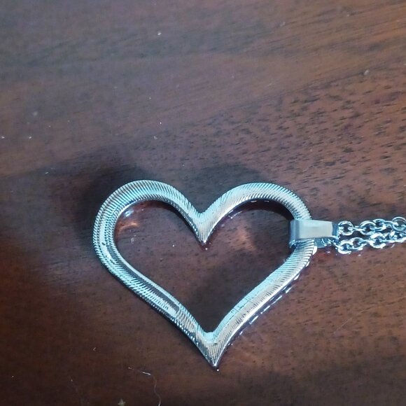 NWOT Fire and Ice Heart Pendant Necklace and Earrings - Picture 3 of 5